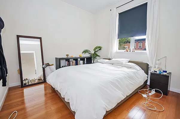 Rented by Level Group | media 13