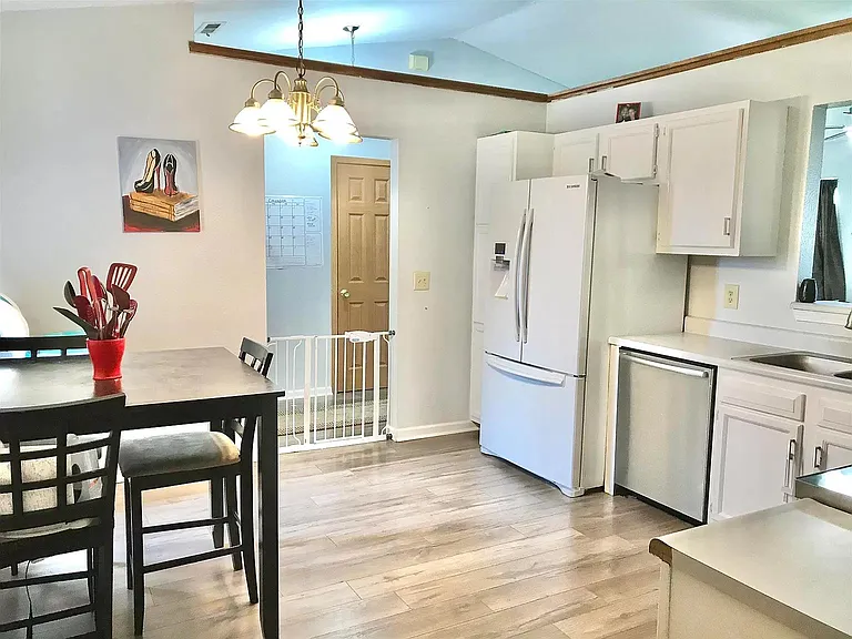 1304 Tammie Ct — Photo 4