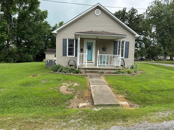 78 Academy St, Eldorado, IL 62930
