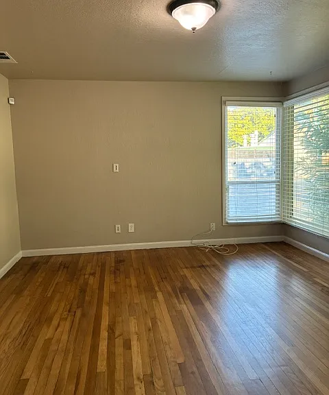 2400 Watson St — Photo 9
