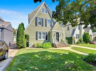 160 Trinity Pl, West Hempstead, NY 11552