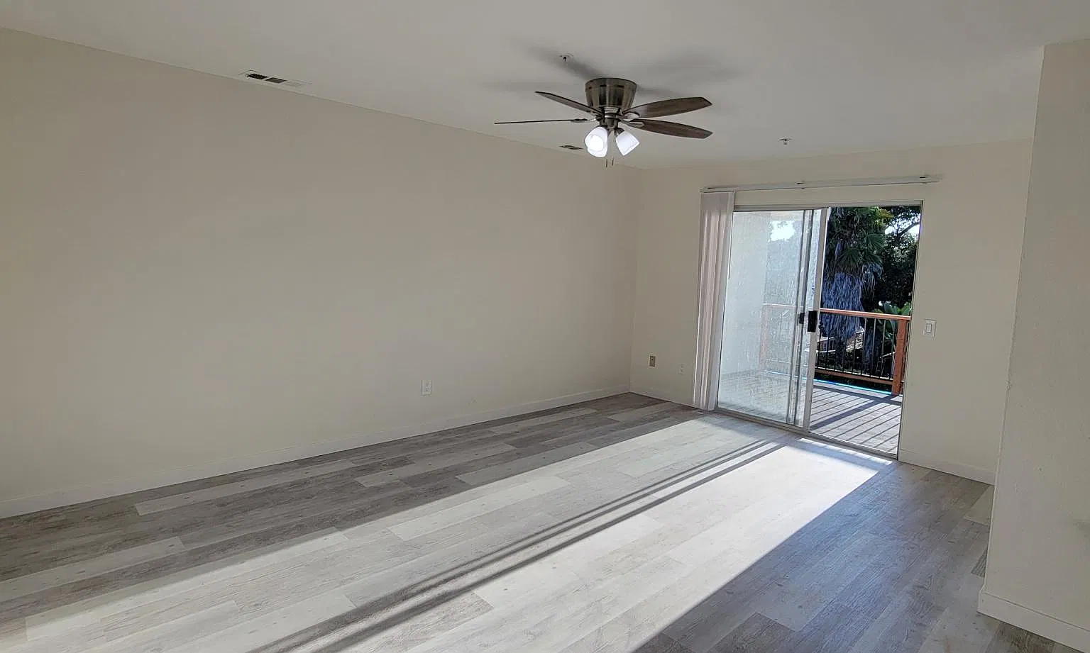 1 bed, 850 sqft, $1,699 — Photo 3