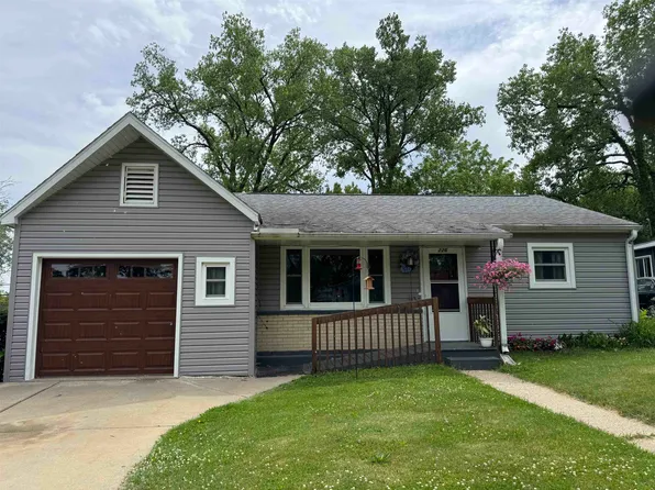 226 Winnebago Ave, Portage, WI 53901