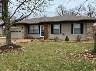 709 E Striper Dr, Nixa, MO 65714
