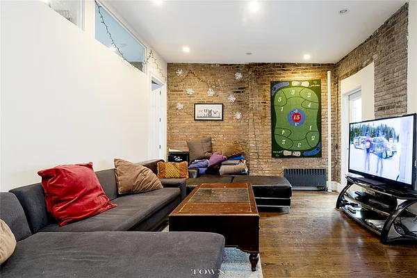 Rented by Town Residential | media 38