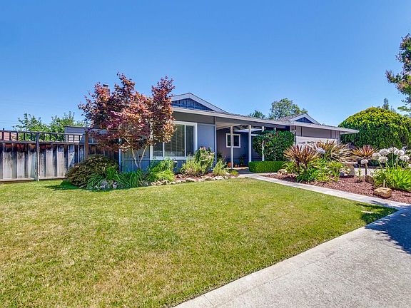 3rd image of 10478 Bonny Dr