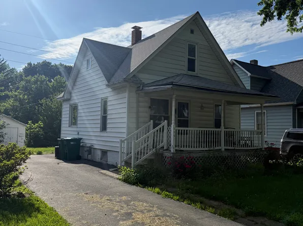 2061 N College St, Decatur, IL 62526