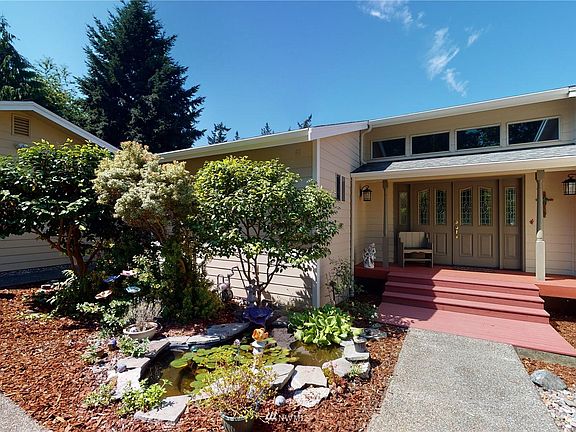 2nd image of 8440 Kaster Dr NE