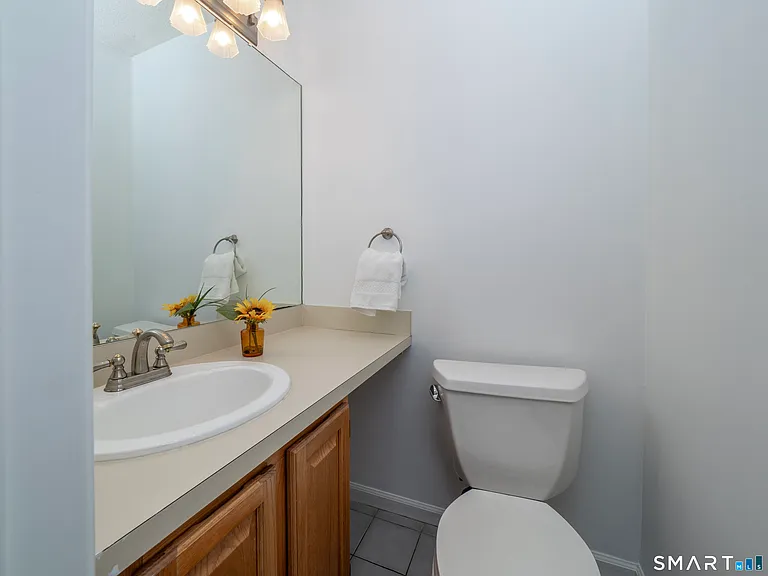 37 Wilton Crst #37 — Photo 15