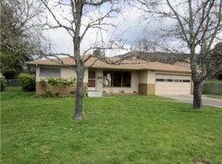 238 NE Steiger St, Grants Pass, OR 97526