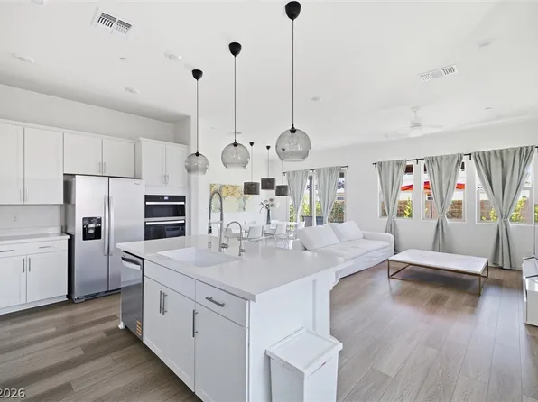 180 Cinder Cone Ln, Las Vegas, NV 89138