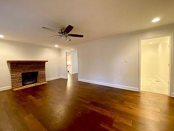 2nd image of 25 E Morgan Ln