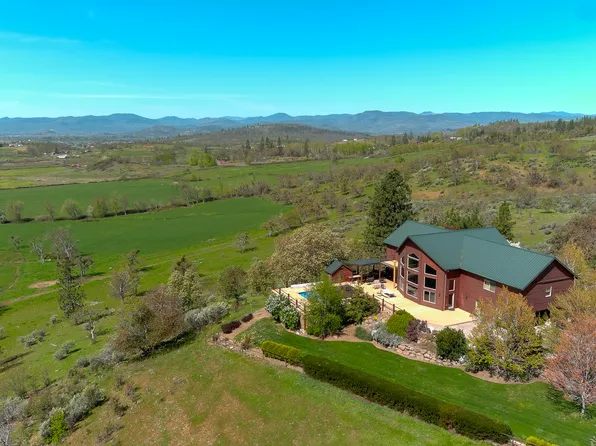 1881 Brophy Rd, Eagle Point, OR 97524