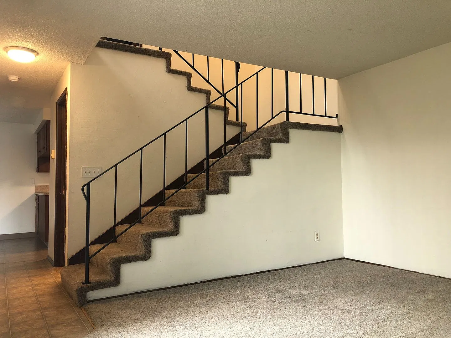 Two Bedroom Townhouse Apartment — Photo 4