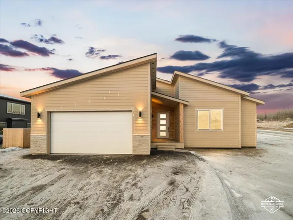 2252 S Skyward View Cir, Palmer, AK 99645
