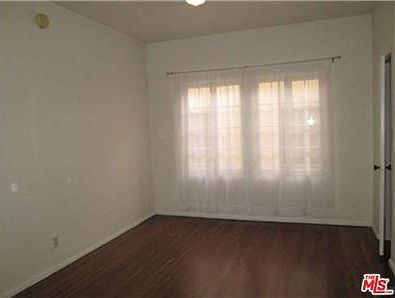 3rd image of 152 S Crescent Dr APT 5