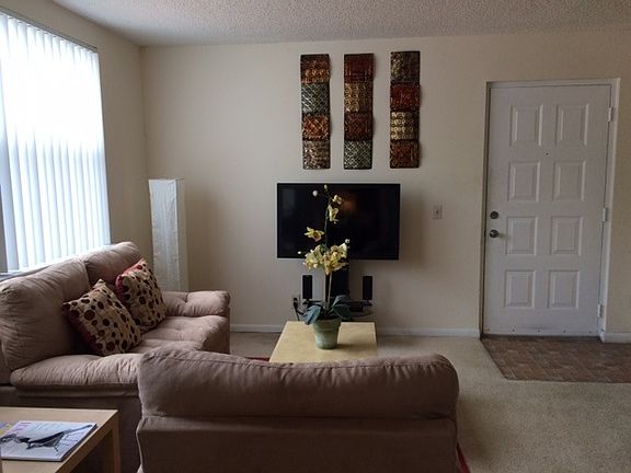 4th image of 724 Executive Center Dr APT 16
