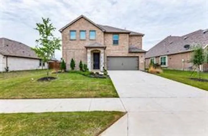 921 Waterview Dr