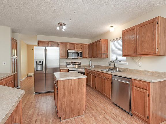 5th image of 154 Hunters Ridge Dr