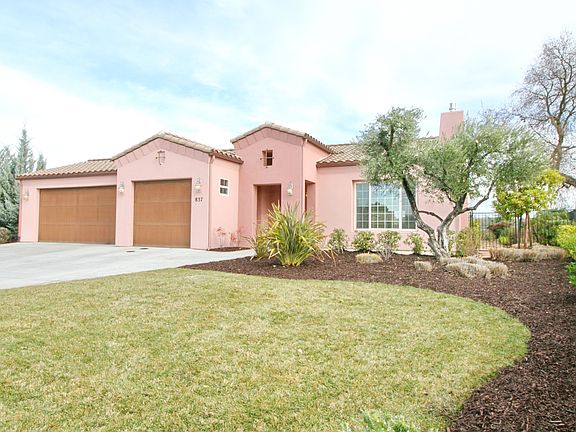 2nd image of 837 Hacienda Cir