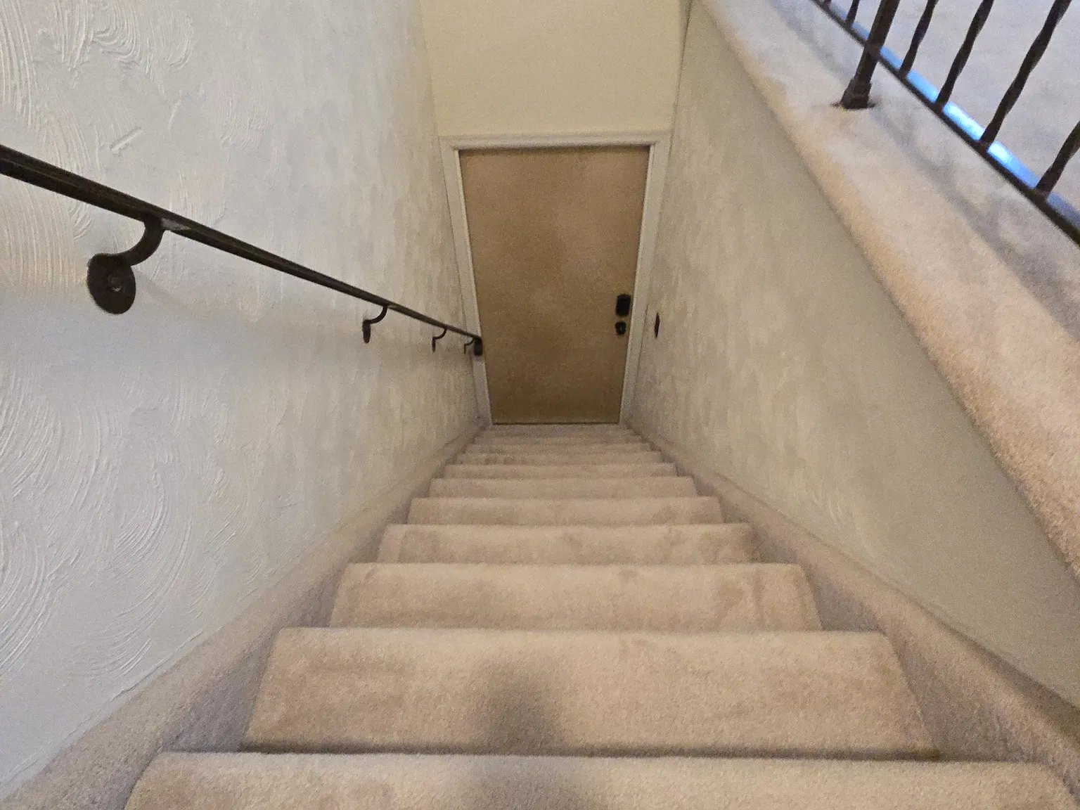 2 bed, 1050 sqft, $2,900 — Photo 3