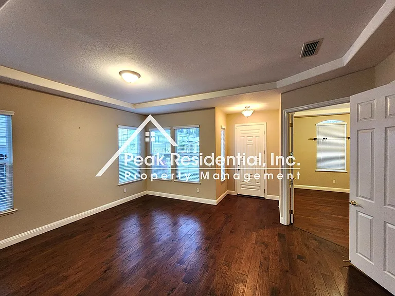 1044 Sandwick Way — Photo 5