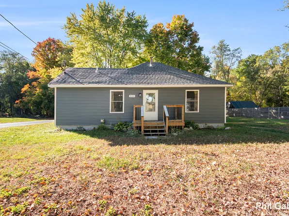 226 E Fargo St, Sheridan, MI 48884