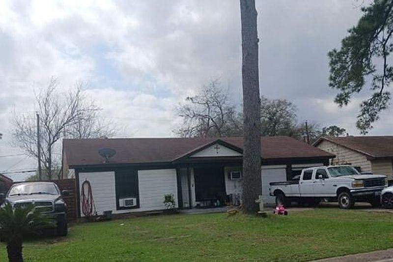 1st image of 4726 Charriton Dr