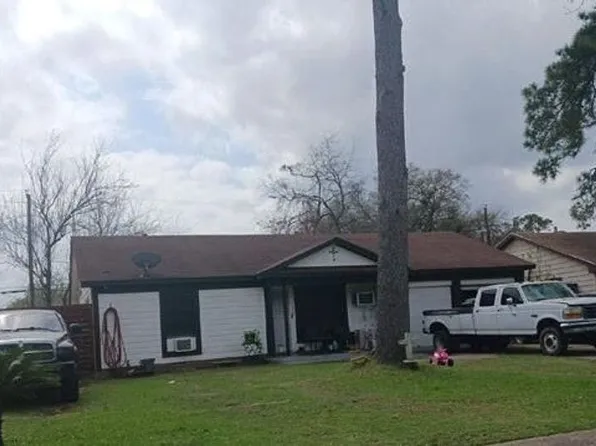 4726 Charriton Dr, Houston, TX 77039