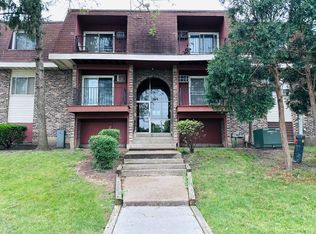 565 Heritage Dr APT 210, Hoffman Estates, IL
