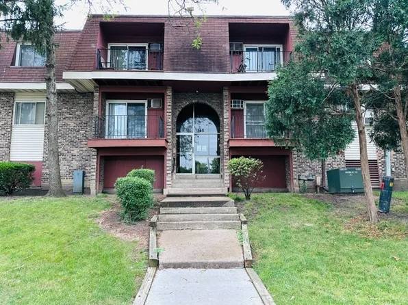 565 Heritage Dr APT 210, Hoffman Estates, IL 60169