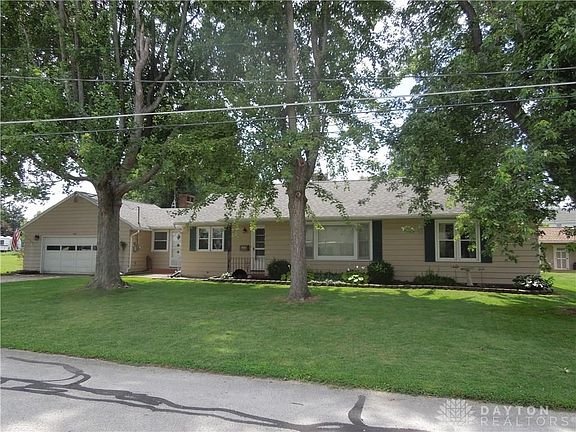 2nd image of 709 Stichter St