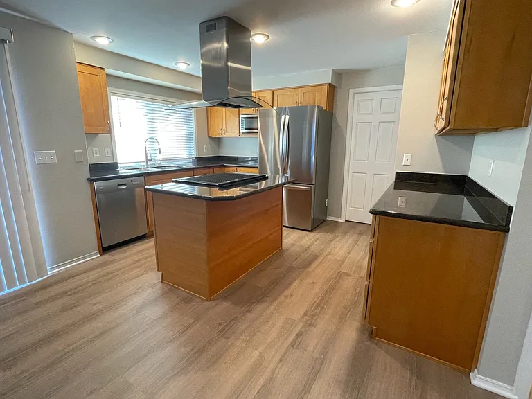 11613 SE 77th Pl — Photo 3