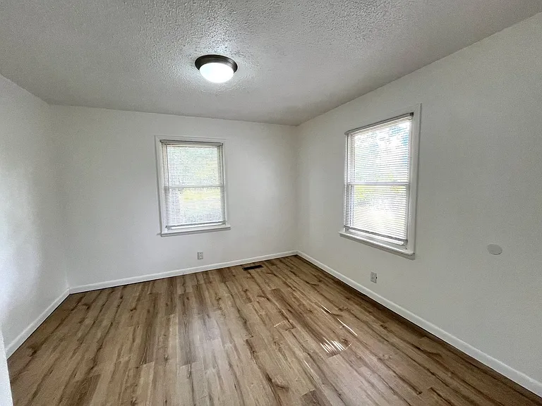 481 McQuade Cir — Photo 23