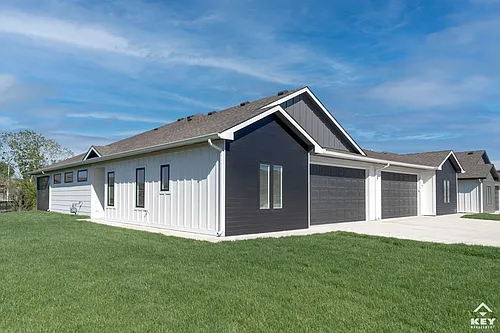 2334 N Stonecress St Photo 1