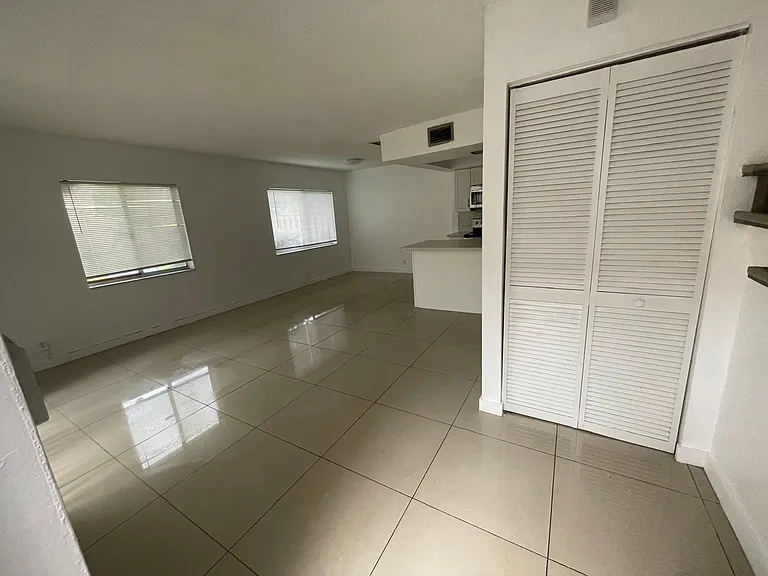 5702 NW 21st St #32-B — Photo 6
