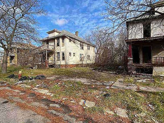 6452 Northfield