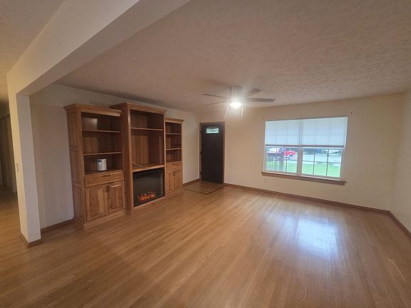 3rd image of 1004 N 11th Avenue