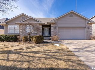 2056 Plum Tree Rd, Bettendorf, IA 52722