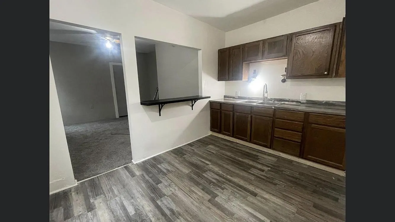 1 bed, 500 sqft, $900 — Photo 1