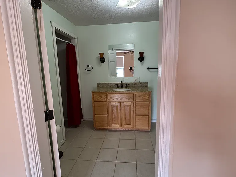 218-220 Lafayette St #220-1 — Photo 15