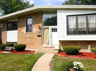 322 Nellie Ct, Glenview, IL 60025