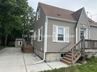 823 E 21st St, Des Moines, IA 50317