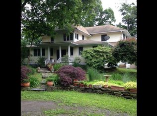 28-30 Hook Rd, Rhinebeck, NY 12572