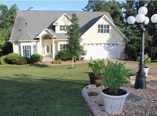 185 Lakehaven Cir, Decatur, TN 37322