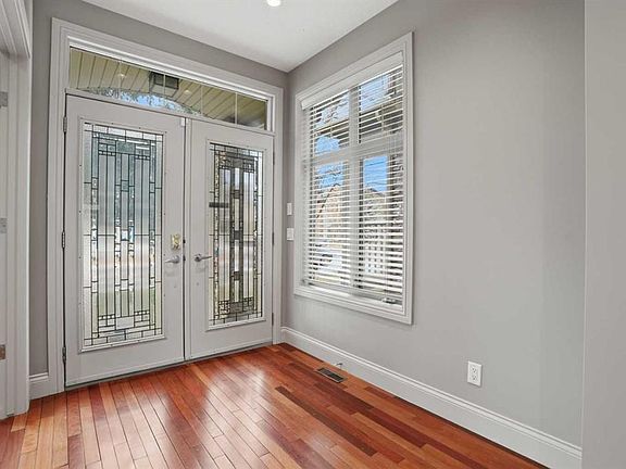 4th image of 4112 W 19th St SW