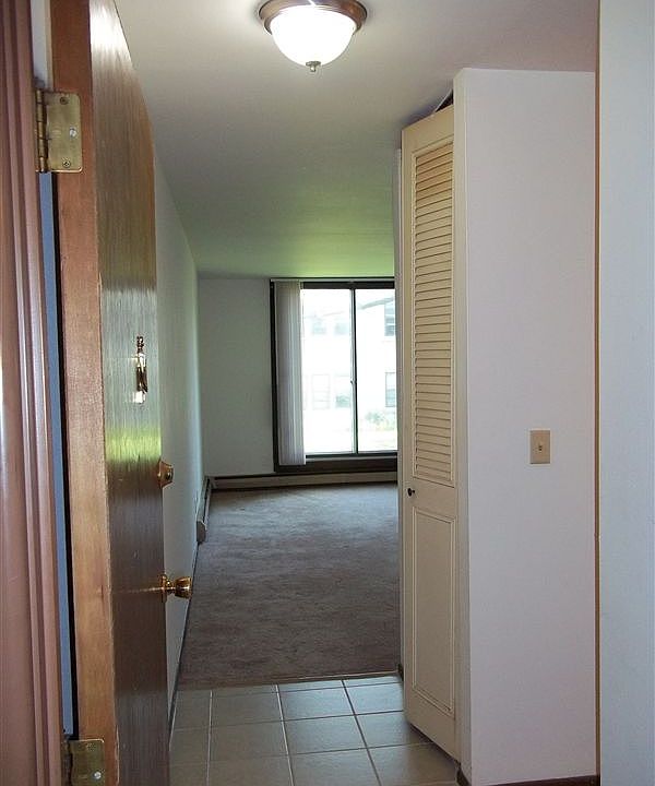 one bedroom entrance