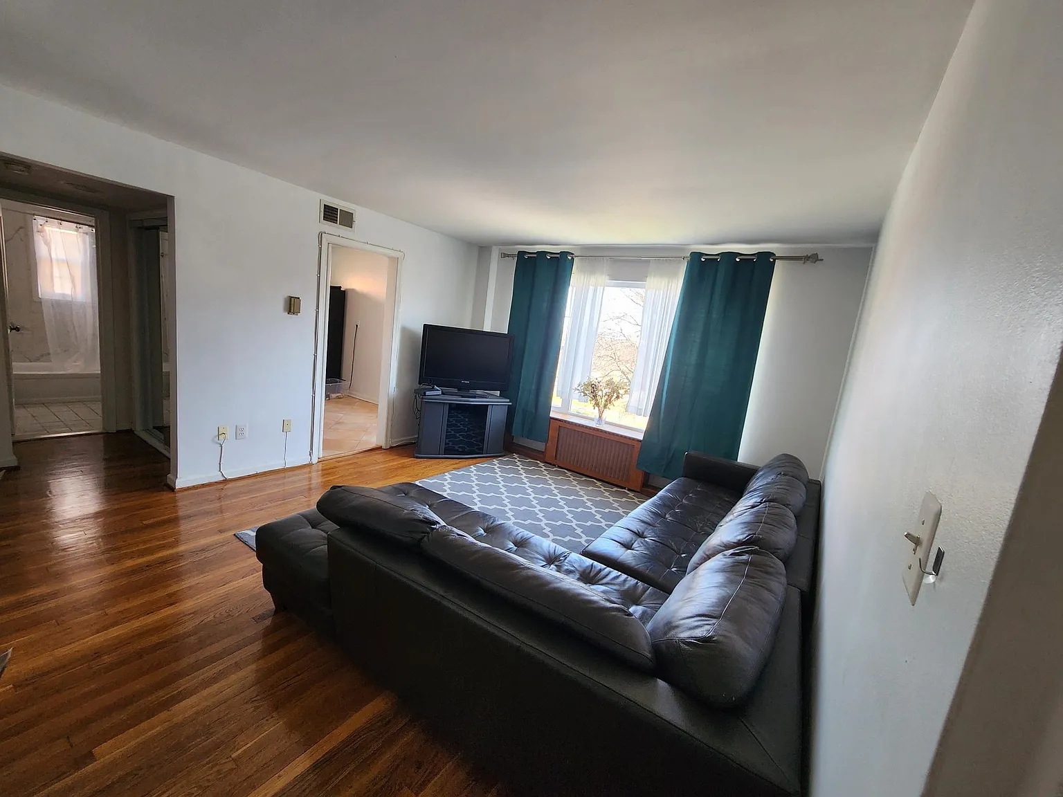 1222 N Meade St — Photo 4