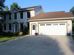 590 Brookfield Blvd, Fond Du Lac, WI 54935