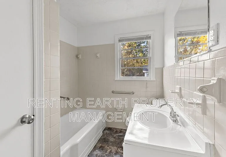 2321 4th St NE — Photo 14